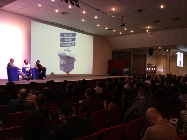 Fabio Fulvio (Confcommercio), Francesca Capobianchi (Fb) e Francesca Mambretti (Fb) durante la sessione di domande e risposte. (Foto: Make in Nuoro)