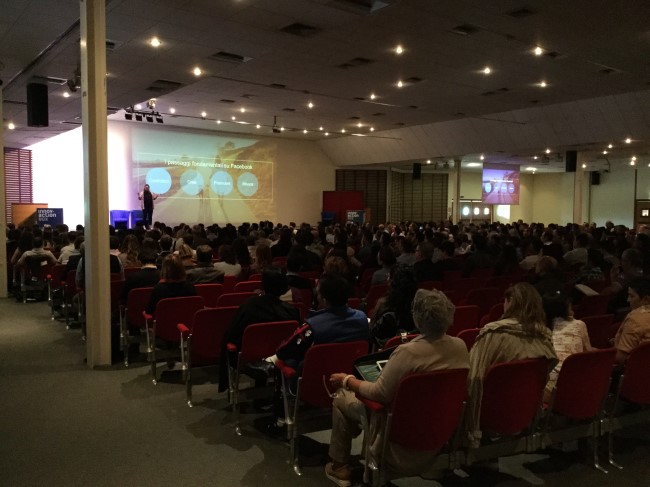 Francesca Mambretti durante la sessione formativa. (Foto: Make in Nuoro)