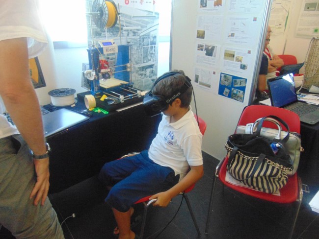 Il sistema di realtà virtuale immersiva “Oculus”.
